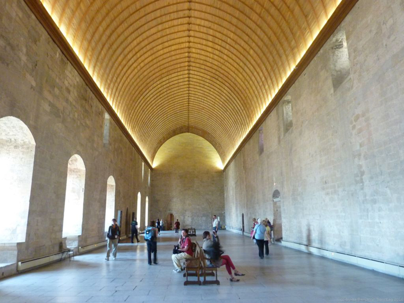 palais_des_papes_Avignon_interieur