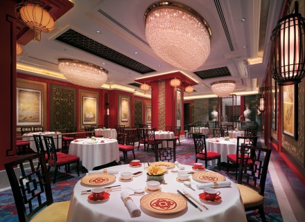 Michelin_two-starred_Shang_Palace_main_dining_hall