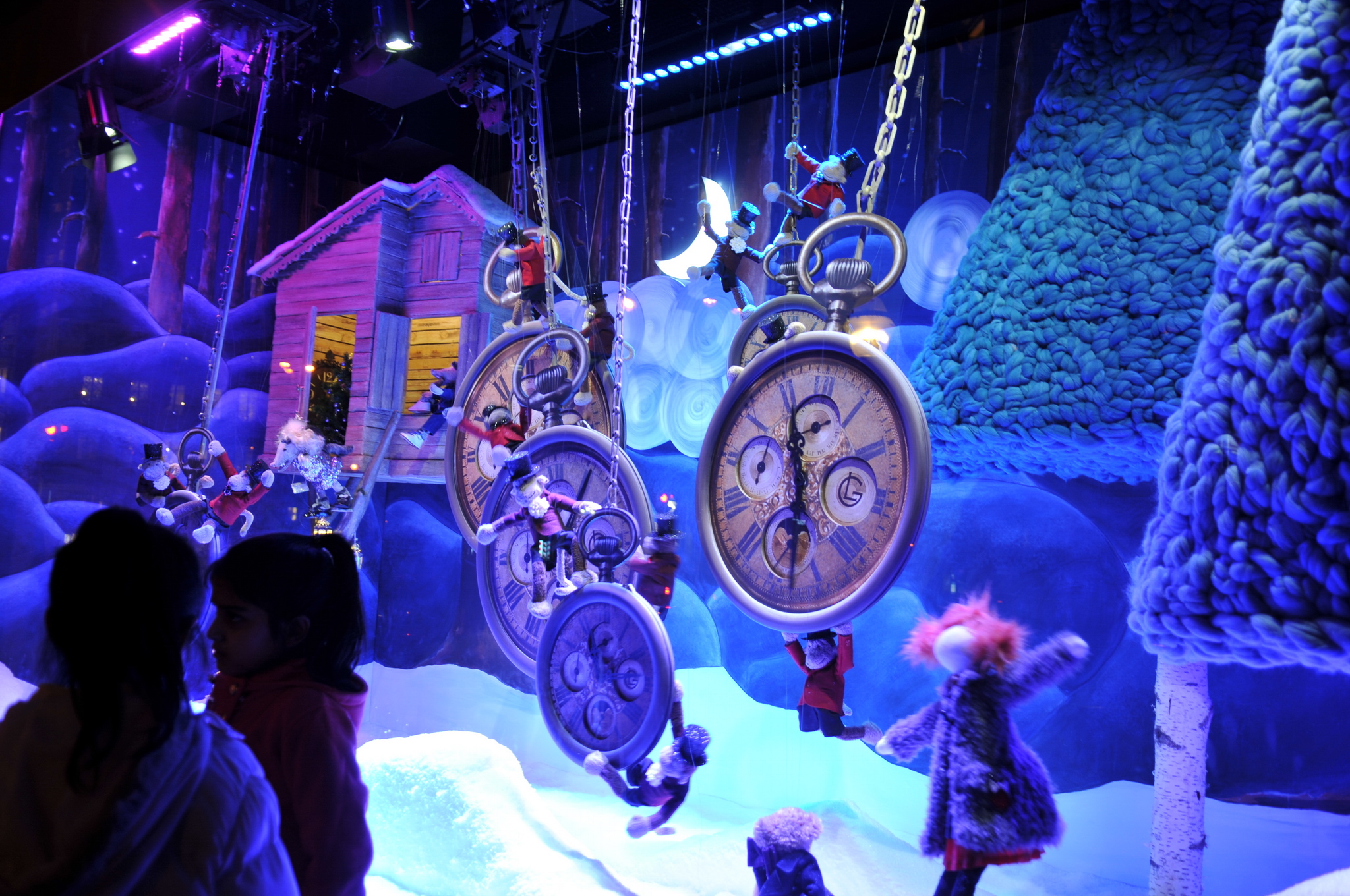 Paris-Illuminations-Galeries-Lafayette-Noel-2013-062.fullsize