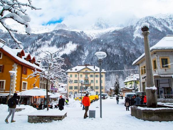 explore-the-charming-ski-resort-village-of-chamonix-mont-blanc-1024x768