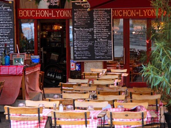 gorge-on-pt-sausages-and-all-sorts-of-pork-delicacies-at-a-traditional-bouchon-in-lyon-the-unofficial-foodie-capital-of-france-1024x768