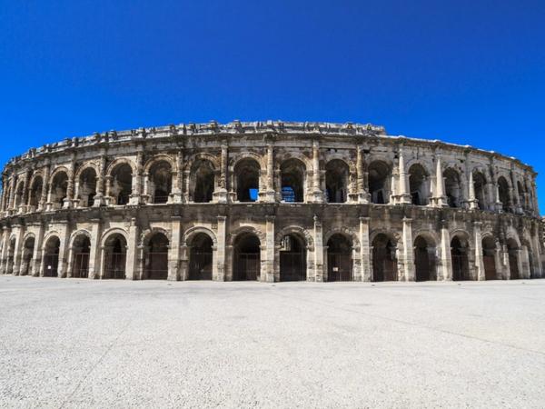 see-the-ruins-of-an-ancient-roman-amphitheater-in-nimes-1024x768