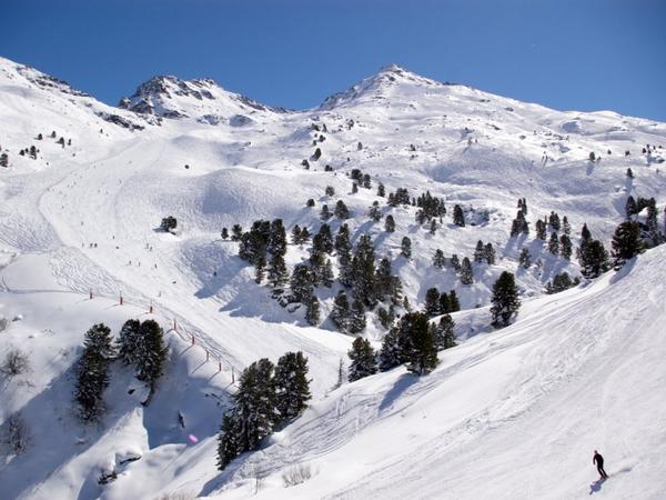 ski-the-slopes-of-val-disre-or-courchevel-1024x768