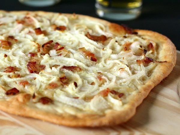 try-a-tarte-flambe-a-type-of-flatbread-pizza-usually-topped-with-cheese-ham-and-onions-in-alsace-1024x768