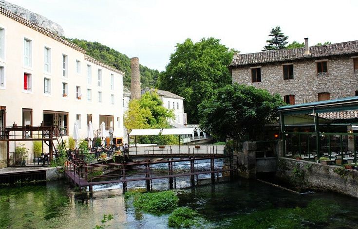 fontaine-de-vaucluse_02