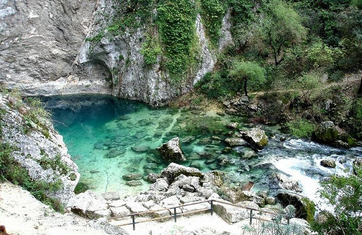 fontaine-de-vaucluse_07