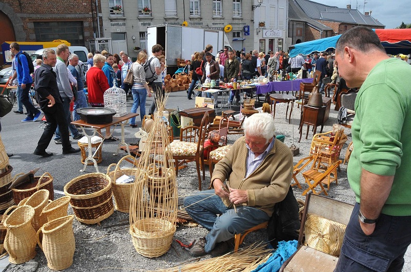 法国集市-当地游玩